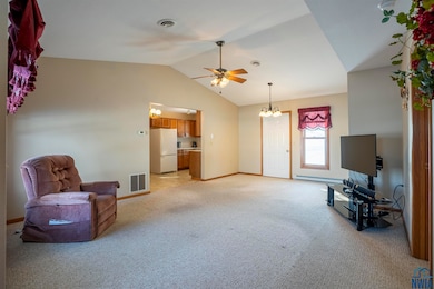 15 Park Village, Le Mars, IA 51031 - photo 2