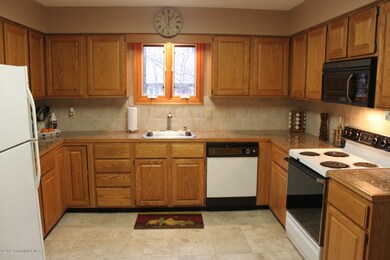 1112 Buttonwood Ct, Pocono Pines, PA 18350 - photo 4