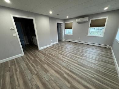 152 S Mast St, Goffstown, NH 03045 - photo 4