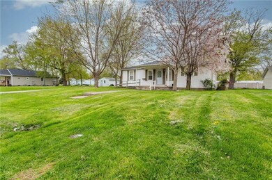 2316 N D St, Elwood, IN 46036 - photo 2