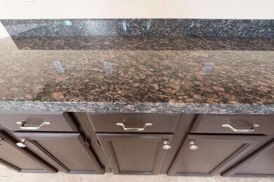 Granite Countertops / Cabinetry