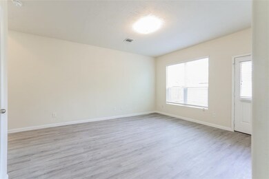 5839 Northern Oak St, Houston, TX 77016 - photo 7