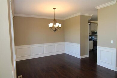 1709 Knoll Creek Ln, Raymore, MO 64083 - photo 3