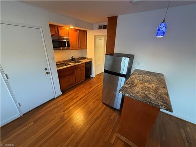 1902 Queen St unit D6, Winston Salem, NC 27103 - photo 3
