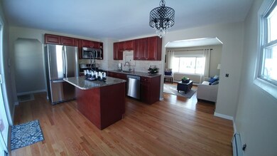 369 Stapleton Rd, Springfield, MA 01109 - photo 5