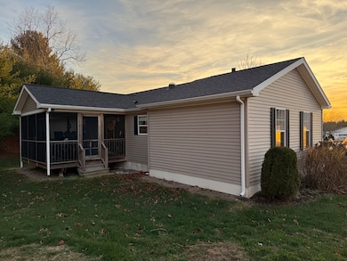 503 Hastings Rd, Middleboro, MA 02346 - photo 2