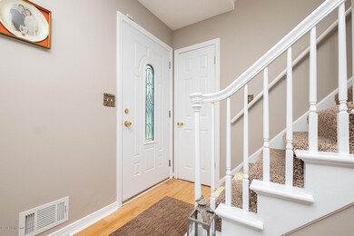 7806 Cecilia Way, Louisville, KY 40219 - photo 3