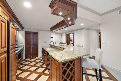 22-505 E Huron -21