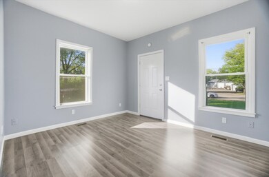 804 Richards St, Joliet, IL 60433 - photo 3