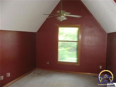 4748 Roundtree Ct, Shawnee, KS 66226 - photo 6