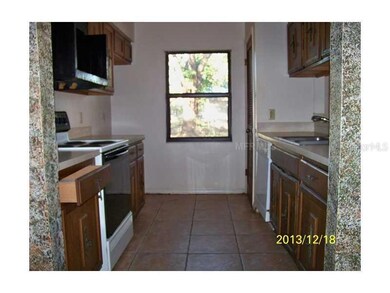 10108 Lynn Ave, Tampa, FL 33619 - photo 4