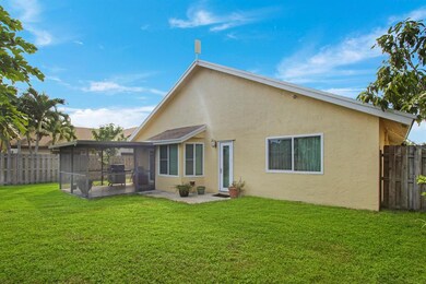 22739 Pickerel Cir, Boca Raton, FL 33428 - photo 6