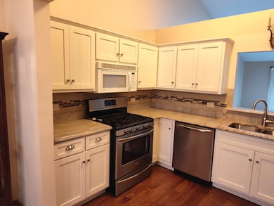 2628 Eagle Dr unit 2628, Joliet, IL 60436 - photo 6