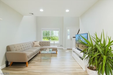 471 N Midland Ave unit 10, Saddle Brook, NJ 07663 - photo 2