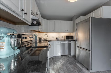 5526 Perry Ln, Shawnee, KS 66203 - photo 4