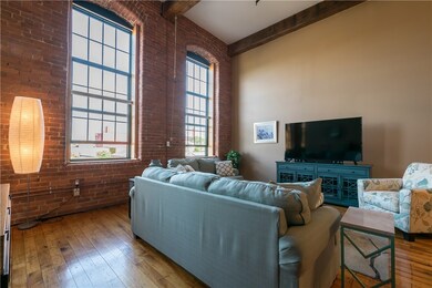 589 Atwells Ave unit 33F, Providence, RI 02909 - photo 2