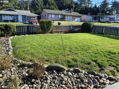 30324 Driftwood Dr, Gold Beach, OR 97444 - photo 4