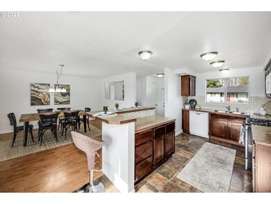 Kitchen/Dining Room