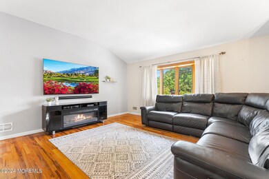 26 Piney Branch Rd-East Windsor-NJ-10