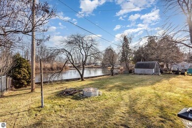 406 Ottawa Dr, Oscoda, MI 48750 - photo 4