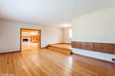 27W161 80th St, Naperville, IL 60565 - photo 5