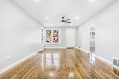 unlisted-address, Chicago, IL 60652 - photo 2