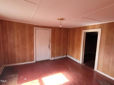 4- Living Room