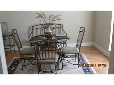 Breakfast Room. Laminated Floor