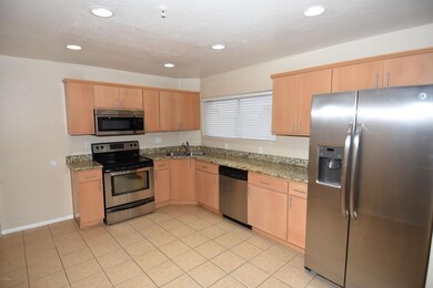724 E Devonshire Ave 105_1668