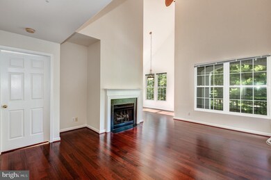 46614 Drysdale Terrace unit 301, Sterling, VA 20165 - photo 2