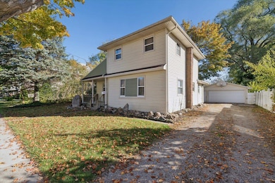 332 N Dewey St, Owosso, MI 48867 - photo 4