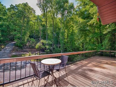 402 Rockwood Dr, Hendersonville, NC 28792 - photo 5