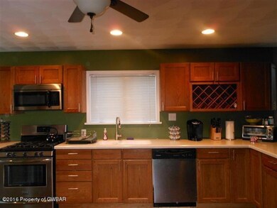 455 Chestnut Ave, Kingston, PA 18704 - photo 2