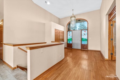 675 White Pine Cir, Lake In the Hills, IL 60156 - photo 4