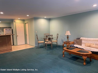 Living Room/Dining Room