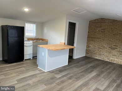 277 Briarwood Cir unit 5, Berkeley Springs, WV 25411 - photo 4