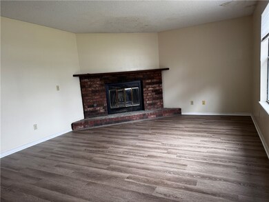 911 NW A St, Bentonville, AR 72712 - photo 2