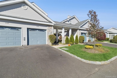 546 Highland Ct, Moriches, NY 11955 - photo 2