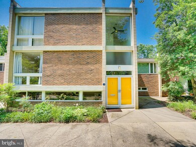 11513 Maple Ridge Rd, Reston, VA 20190 - photo 3