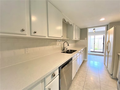 1039 Country Place Dr unit 1039, Houston, TX 77079 - photo 7