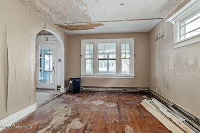 8-web-or-mls-118NTollSt_08