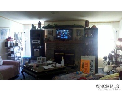 120 Lamonda Dr, Hendersonville, NC 28792 - photo 2