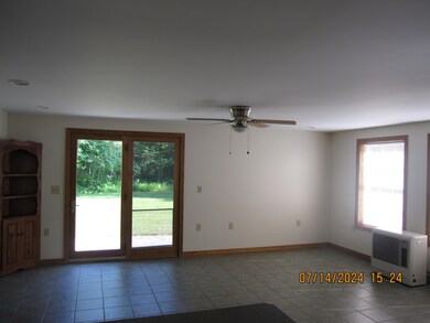 75 Burnham Rd, Limerick, ME 04048 - photo 4