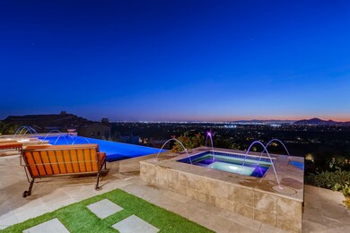 EXPANSIVE VIEWS OF CAMELBACK MOUNTAIN