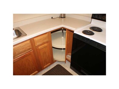 Kitchen. Corner Lazy Susan!