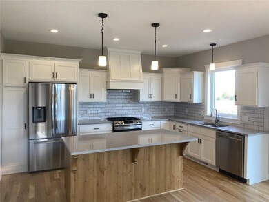 664 Edna Dr, Hudson, WI 54016 - photo 2