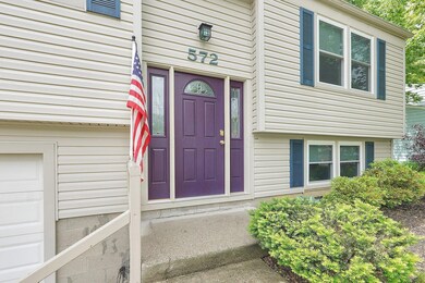 572 Sycamore Dr, Pickerington