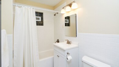 521 Jackson Blvd unit A-2, Forest Park, IL 60130 - photo 4