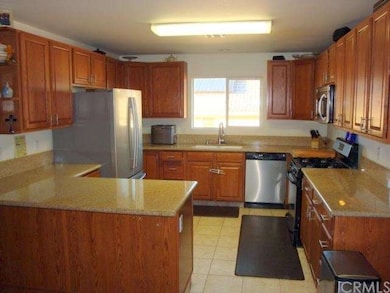 6859 Ivanpah Ave, Twentynine Palms, CA 92277 - photo 5