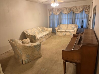 930 Clarice St, Grand Prairie, TX 75051 - photo 3